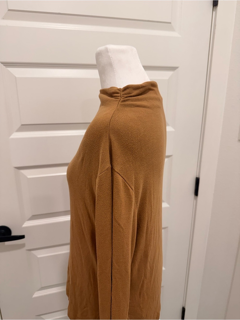Banana Republic Draped Neck Camel Top L Minimalist Long Sleeve - Picture 7 of 8